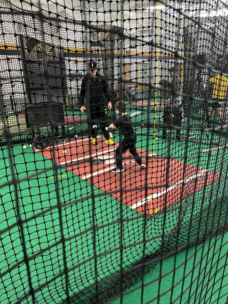 𝑴𝒆𝒆𝒕 𝑶𝒖𝒓 𝑵𝒆𝒘𝒆𝒔𝒕 𝑯𝒂𝒘𝒌𝒆𝒚𝒆!

Liam is 8 years old and from Coal Valley, Illinois. He lives  with Severe Combined Immunodeficiency. 

He loves baseball and the #Hawkeyes, and we are very excited to officially welcome him to our family!