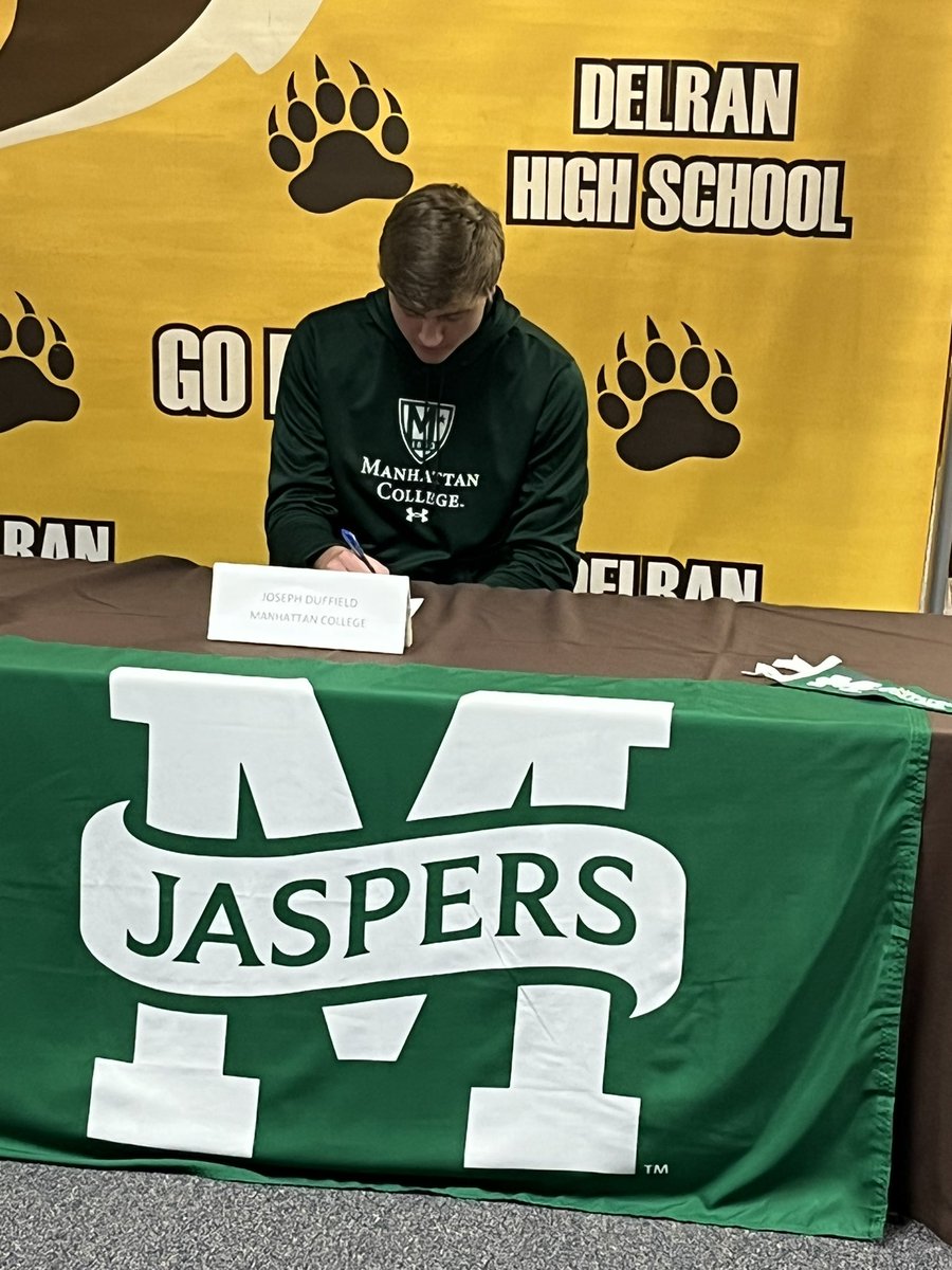 DelranB's tweet photo. Congratulations to senior pitcher Joe Duffield on officially signing his letter of intent to Manhattan College! Keep up the hard work your future is bright! Time for one last run as a Delran Bear! #bearsatthenextlevel #bearsbaseball #bear4life https://t.co/5Omx4UWRos