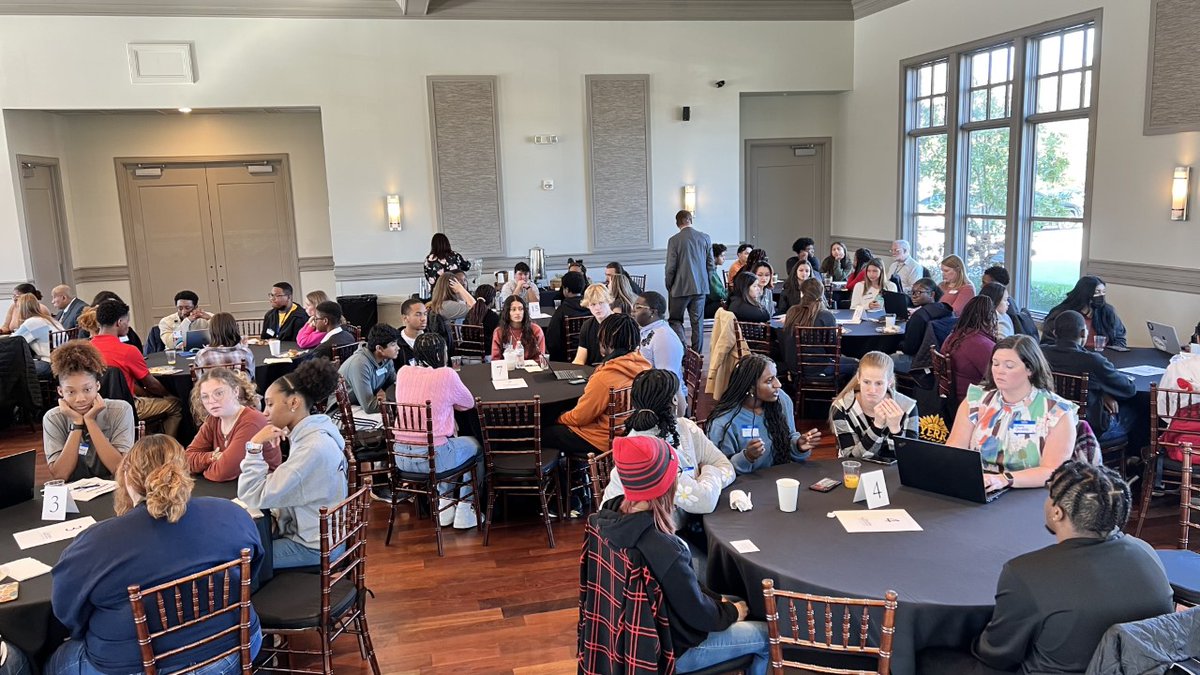 Super_GCS's tweet photo. The safety and well-being of our students is one of my top priorities as Superintendent and a parent. Thank you to the dozens of students who answered the call to join me in discussing how to best foster healthy and safe schools at today's student safety summit #BetterTogetherGCS https://t.co/jPF2PKYaii