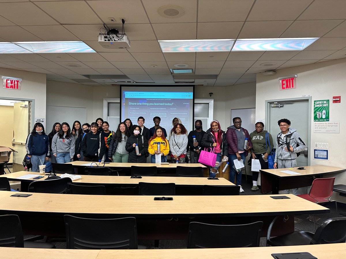 BaruchSTEP's tweet photo. Workshop: Baruch College Student Experience

Current Students shared their experiences choosing Baruch, navigating college, finding an internship, choosing their major, and types of jobs they are looking for after graduation.
#baruchstep #college #peersupport  #baruch https://t.co/7H2NOS9RKz