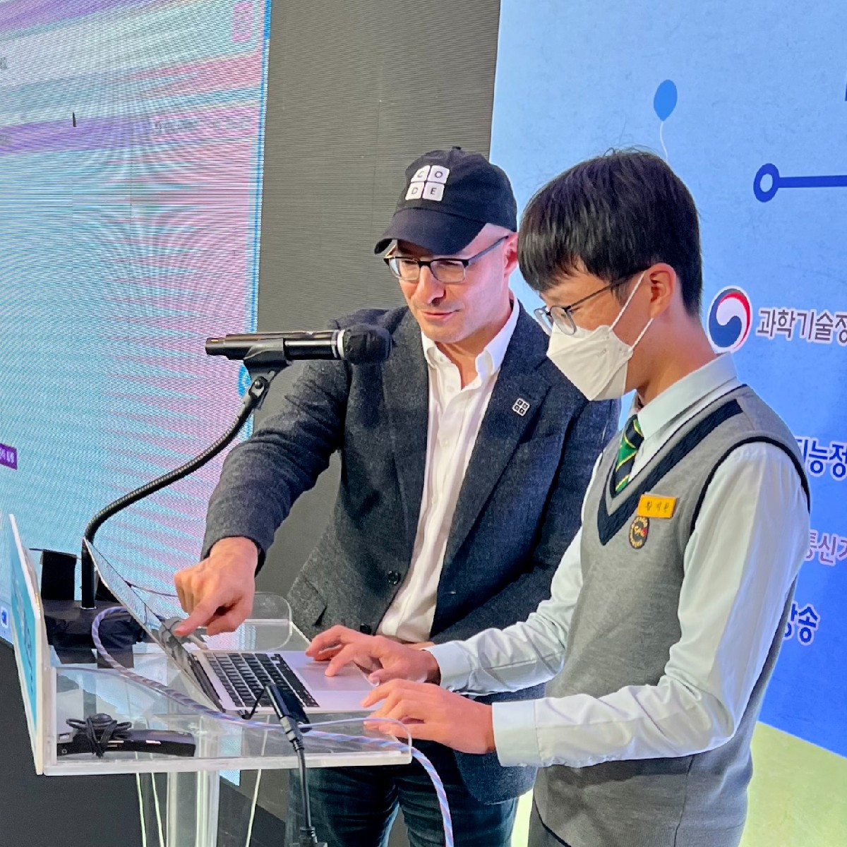 https//t.co/VYSjxUgONS has signed a memorandum of understanding w