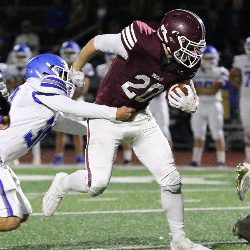 𝐀𝐥𝐥-𝐂𝐨𝐧𝐟𝐞𝐫𝐞𝐧𝐜𝐞 𝟏𝐬𝐭-𝐓𝐞𝐚𝐦
#20 Ben Hughes OLB/FB 🏈
77 Total TKLs 🦇
13.5 TFLs / 4.0 Sacks ⚔️
62 ATT 484 YDS / 7.8 YPC 🏃‍♂️💨
3 Total TDs ✅
@acpmedia19