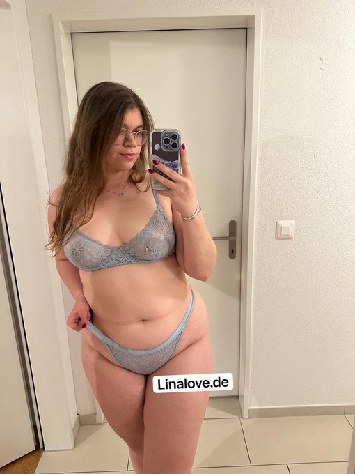 Ich bin noch in der Cam und lasse den Abend ausklingen 🥰  https://t.co/lfSjMFHJTA https://t.co/yHpyY<a href="/tag/curvymodel"class="tags"><span>#curvymodel</span></a>