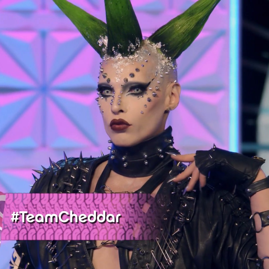 mascarayde's tweet image. CROWN👏IT👏 #dragraceuk
