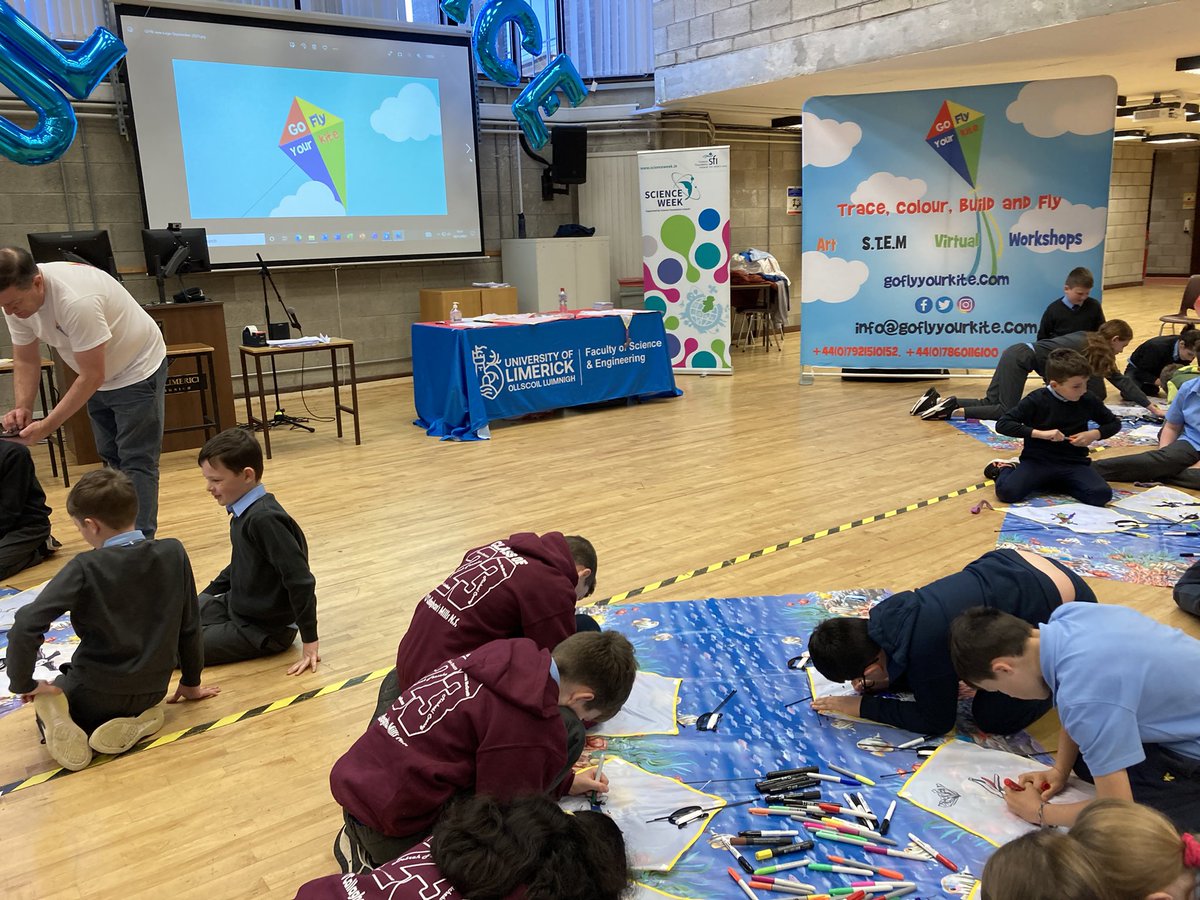 georgeGFYK's tweet photo. Always good to be part of the hour ! We’re on the road across Ireland with Science Week just arrived in Cork city for a day with Cork Science Festival a few pics from last few workshops @Louthchat @RTEjr @scienceirel #ScienceWeek2022 #BelfastHour #NetworkDifferently https://t.co/GQi0LZ1eDt