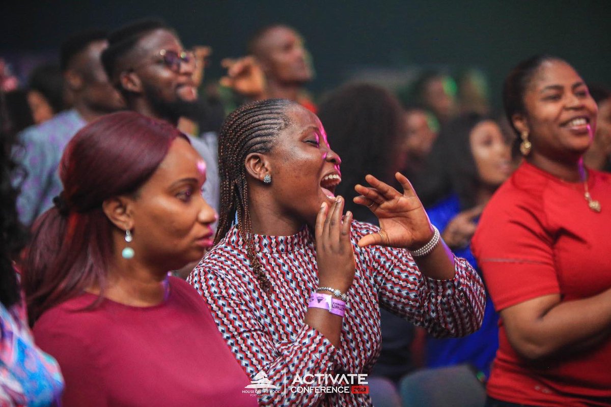 HOTRphc's tweet photo. #AfricanPraise
🎼Why You Love Me (Nosa)
🎼Who Has The Final Say...
🎼Everybody Blow Your Trumpet
🎼All the way (Eben)
🎼Oh My God/ The Things We Do
🎼Ta lo Dabire Alagbara
🎼Olorun Agbaye You are Mighty
Led by Hanani Orevaoghene Kim
#Dominion
#ActivateConference https://t.co/acIr2i3Vll