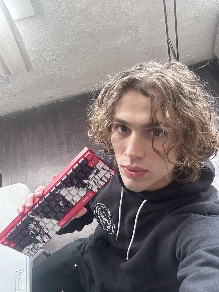 100T Vinnie tweet media