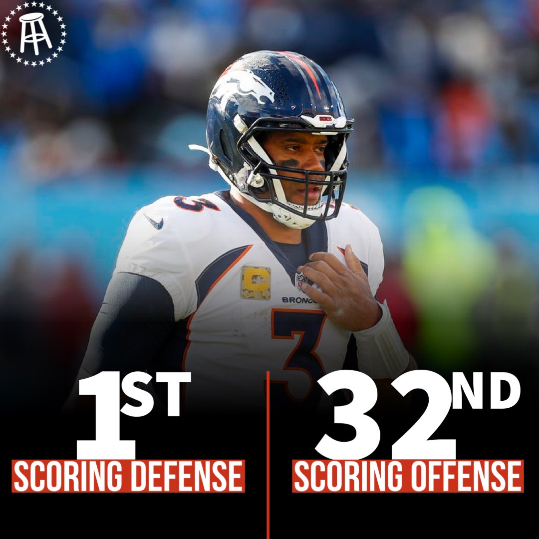 BarstoolDenver's tweet photo. Life is all about balance 

#BroncosCountry https://t.co/b7O8HpwiBf