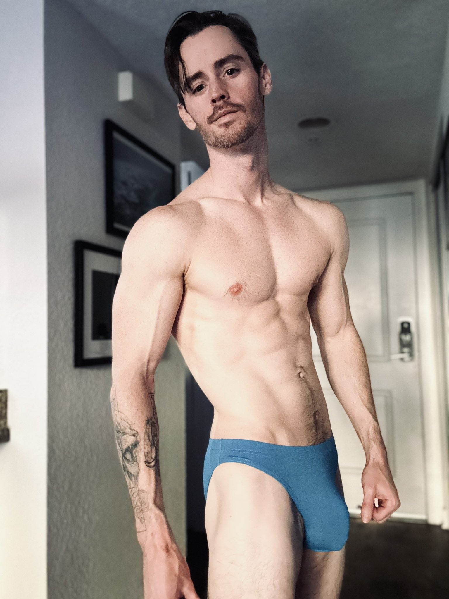 Dan Benson on Twitter: "Wanna make out? 😊 https://t.co/eoBvJf7lvU