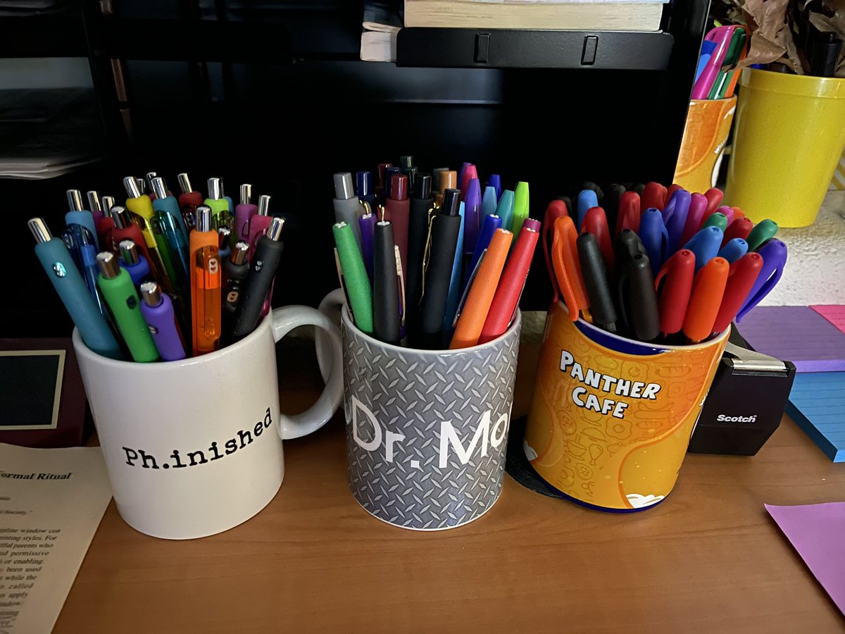 inspirEDucator's tweet photo. When I tell y’all I love pens, and especially colorful pens. They make me so happy 😁 #randomshare https://t.co/hTml7wn7g9