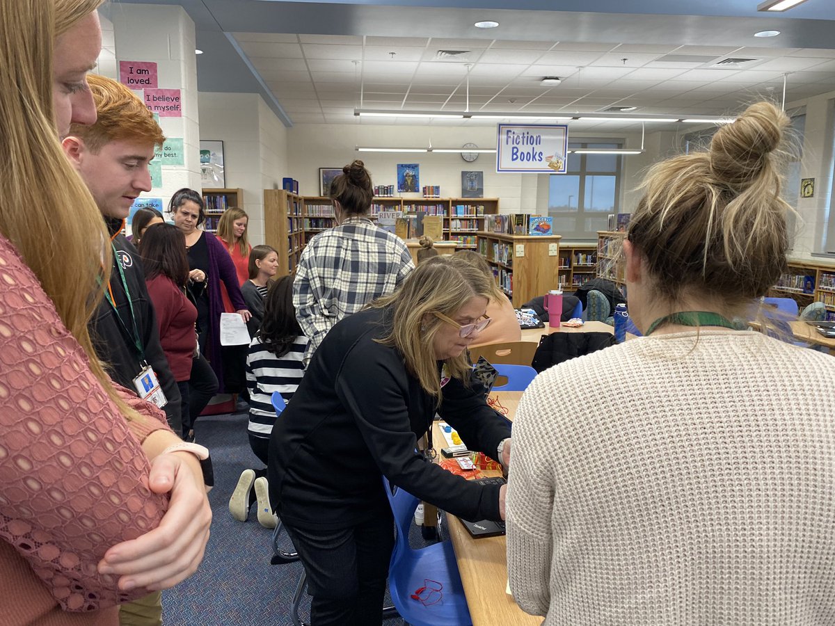 jillbuss2014's tweet photo. Fun afternoon with Ts @GoshenPostES  sharing CS tools and how they can support PBL and the 5 C’s. Thanks to all the Ts and my teammate @journell_s who helped make this training a success. @mrslsmithGPES @MissWalkerGPE2 @MsMiller2nd @tlightgpe mikayla wolken. @csforlcps https://t.co/effOrXtXle