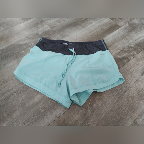 JanetSmithmodel's tweet image. So good I had to share! Check out all the items I'm loving on @Poshmarkapp #poshmark #fashion #style #shopmycloset #asics #xersion #avia: posh.mk/cJtU4tBy2ub