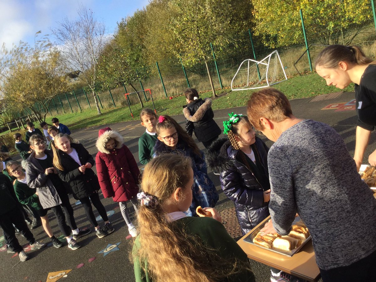 Gatescouncil's tweet photo. Another successful #toastfortamba this week. Thanks again to our PTA for supporting us by making all the delicious toast. #thegatesschoolcouncil #togetherwecanmakeadifference https://t.co/iMF6ky23CI