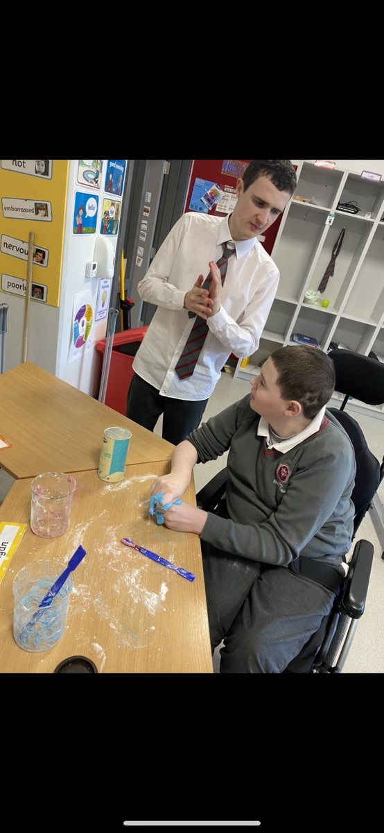 MissFox_Science's tweet photo. Challenging our dexterity skills in the cúnamh science classes @ClaregalwayColl this week, looking at habitats and making bird feeders, and examining solutions and mixtures by making play-dough with @c_fergus1 https://t.co/WYuPrSTTx7