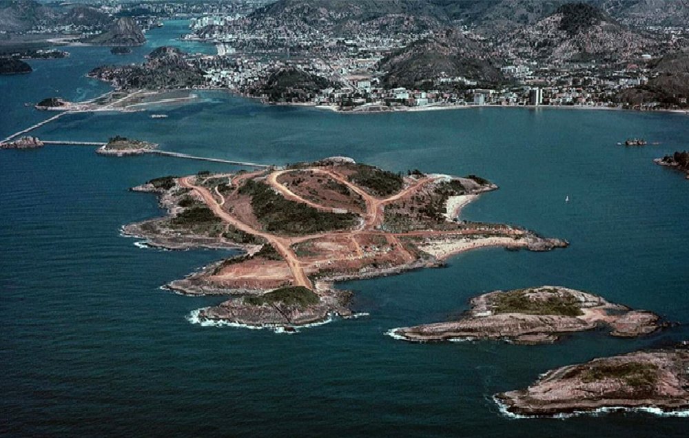 Geopizzza's tweet photo. A mudança de Vitória, no Espírito Santo nas últimas décadas😳 👇

📷Ilha do Boi
1970 | 2022 https://t.co/DuPP3obP2I