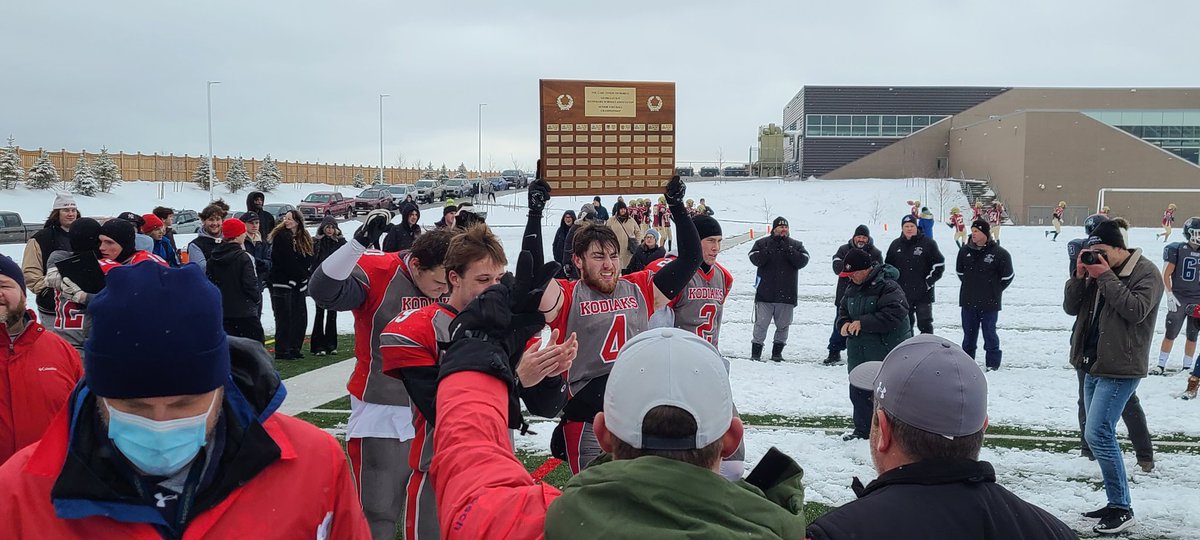 Congratulations to our Senior Boys Football team on their Championship! An amazing group of young men and dedicated Coaches. Hard work pays off, so PROUD of this team. Kodiak Pride!!!! Good Luck in Guelph! @CreekAthletics @SCDSB_Schools