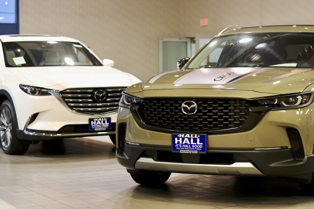 ItsHallHere's tweet photo. It is all about the Meridian Edition. The new Mazda CX-50 has the aggressive stance of a true utilitarian vehicle with the modern, elegant interior styling that Mazda is known for. Check out that Meridian Hood Graphic with the complementing Black Metallic All-Terrain tires!! https://t.co/uQEbkRzATp