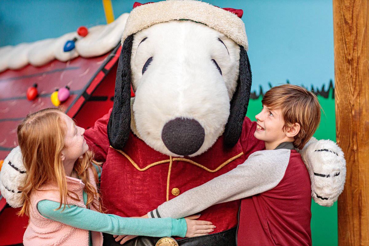 knotts's tweet photo. Ring in the holidays with Snoopy and the Peanuts Gang beginning tomorrow, November 18, through January 8 🔔 🎄 🎅  #MerryFarm https://t.co/w36EGc2d8Y