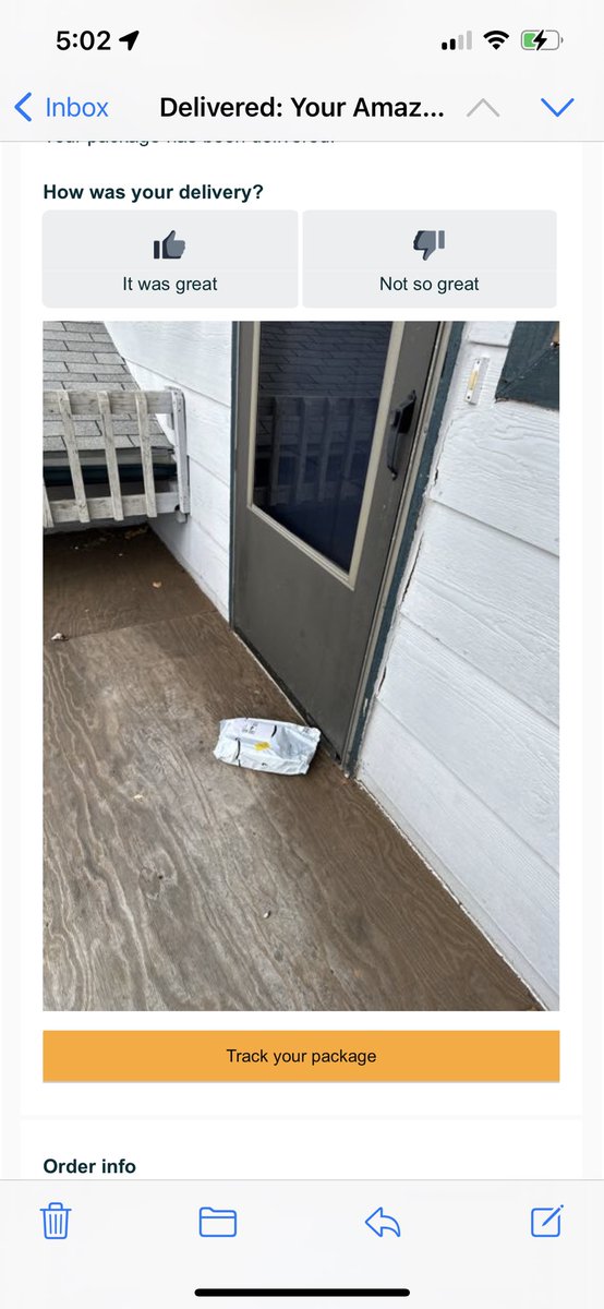 ddubbin24's tweet photo. @amazon delivery drivers have zero common sense https://t.co/qBPcfhMVQX
