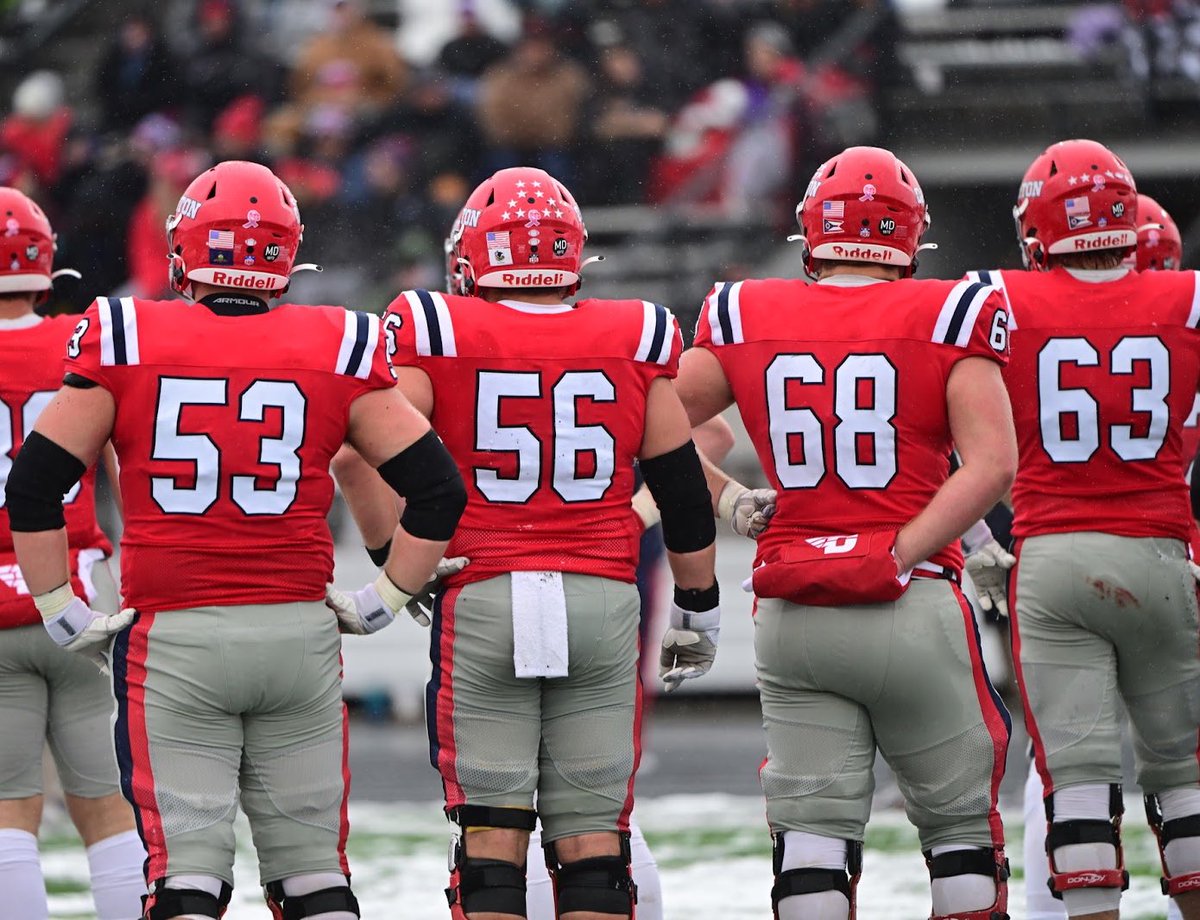 DaytonFootball's tweet photo. Our O-Line 😮‍💨😮‍💨 https://t.co/CNXAITB3Lh