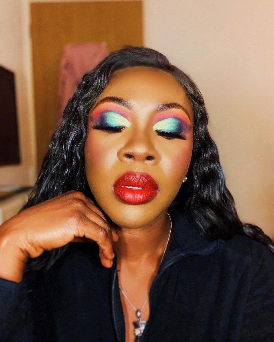 AFFORDABLE FESTIVE MAKEUP TUTORIAL FROM MY TIKTOK LIVE. See Tutorial ➡️ #TikTok vm.tiktok.com/ZMFmdF3Fw/

@LOrealParisUK 
@MakeupRVLTN 
@rimmellondonUS 
@BarryMCosmetics 
@wetnwildbeauty 
@MUAcosmetics 
@eloisebeautyuk 
@madebymitchelll 
@GivenchyBeauty