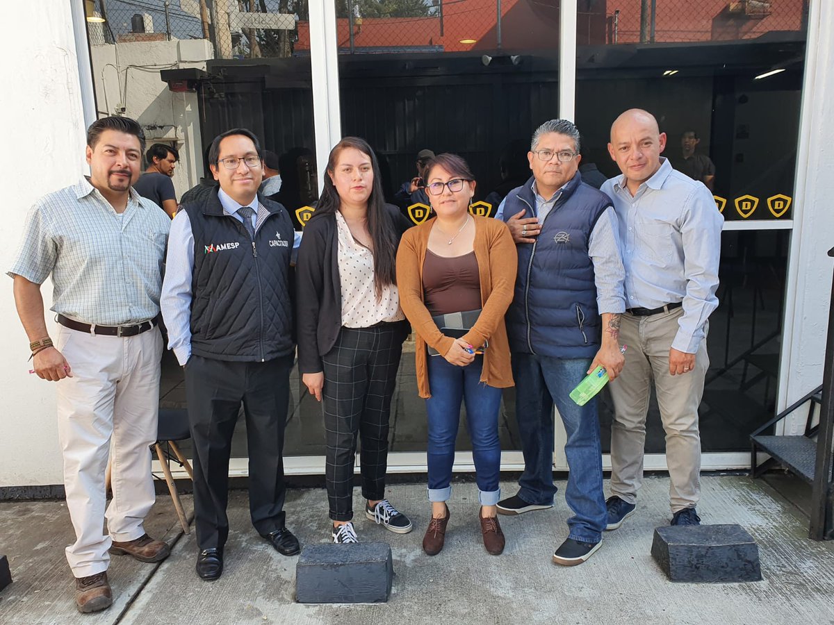 AMESP_oficial's tweet photo. La #AMESP impartiendo el segundo día del curso en el #EC0217.01 #Impartición de cursos de formación del capital humano de manera presencial grupal del @ConocerMx con la participación de nuestros asociados @MULTIPROSEG_ @ImpactoTotalSP @BboxSecurity @consermexseg #GrupoCommander https://t.co/yLiYw6bOlI