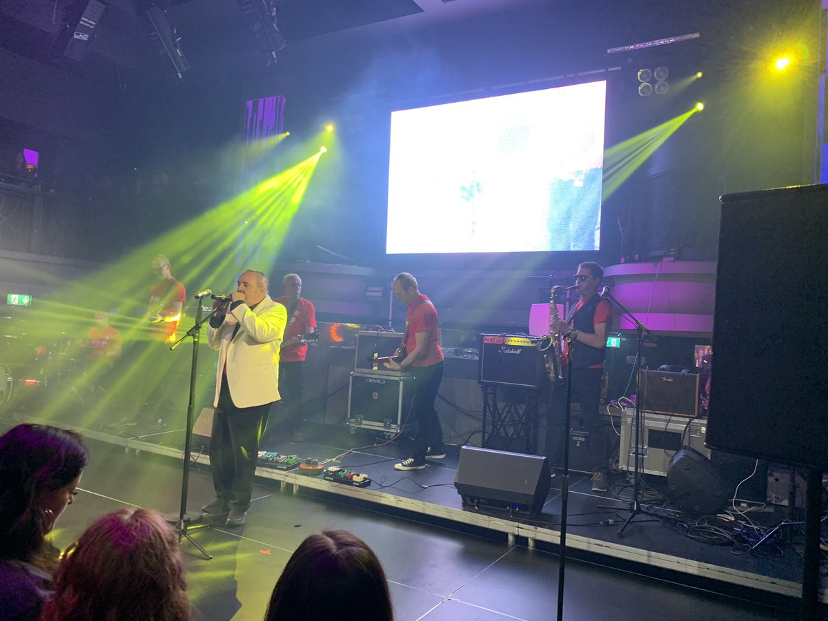 LegalSaviour's tweet photo. Great night tonight representing @Nelsons_Law at the #nottinghamhotproperty charity concert with Paul Hinchliffe. Some great acts, including my fantastic cousin Ashley Cowdrey. You all rocked! #hotproperty #charity #nottingham https://t.co/Nr3Oa0nYOl