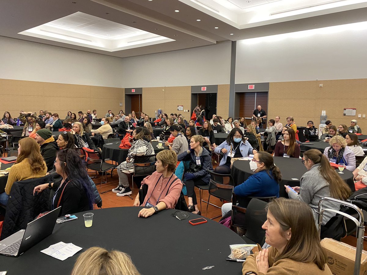 ProfeRandolph's tweet photo. #ACTFL22 is here! Had a great time welcoming this room of first-time attendees 😃 https://t.co/okmCPbyeZq