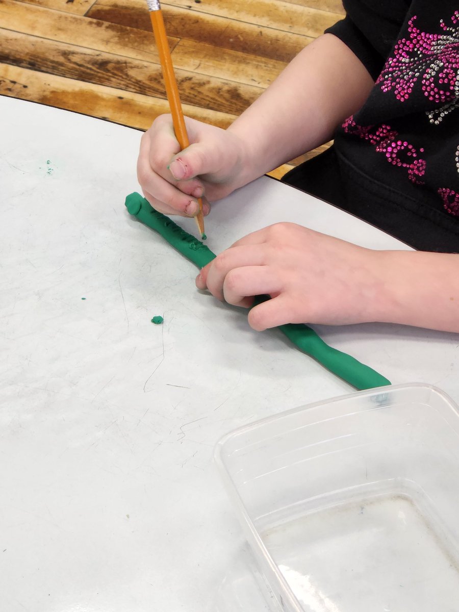 mrspsgr1s's tweet photo. Today we made animals out of clay then used a scale to see which one had the biggest mass. Thanks for the fun @iJessicaFalk #grade1isfun @ConnaughtDSBN https://t.co/bwLfBLLqb7