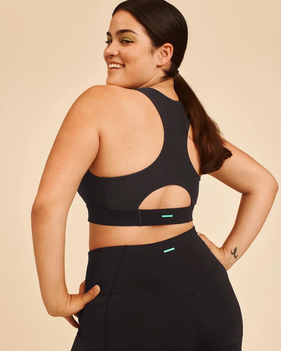 12plusuk's tweet photo. It’s here! ✨ Our amazing 
• D A P H N A • in the new campaign for @humansbeingtogether ❤️beautiful, sustainable activewear by @RitaOra ✨
#proud #campaign #activewear #sustainable #fashion #style #curvemodel #bodypositive #fridayfeeling #RitaOra #modelswithcurves #12plusuk https://t.co/s44o0vQsXi