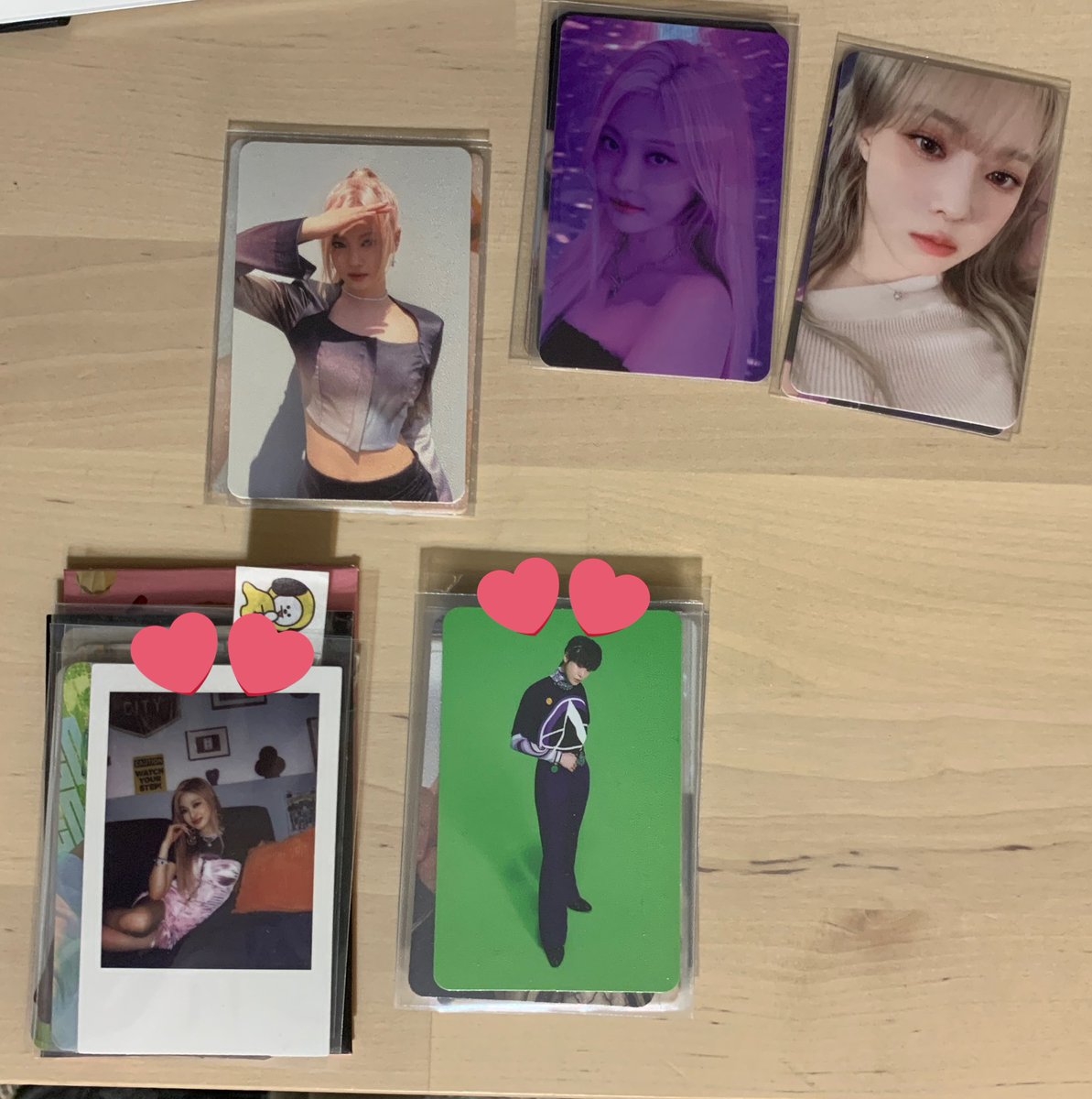 jjpoca_'s tweet photo. organized my photocards and.. i think i might have to sell a lot.. still debating if im going to give away ningning and winter 🥹 https://t.co/A43CiqV2Vu