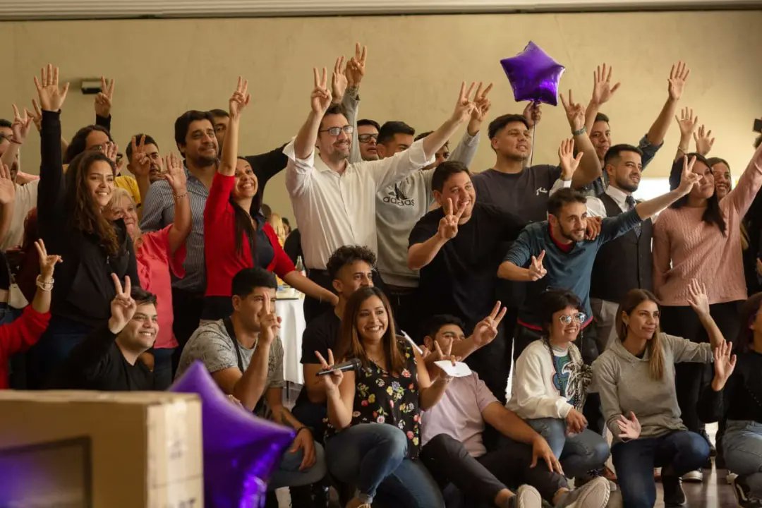 Hoy es el día de los que ponen compromiso, amor y vocación en cada acción para construir una provincia y un país mejor. 

¡Feliz día militantes! Necesitamos de la militancia como acción de rebeldía ante cualquier injusticia y como aquella herramienta capaz de transformarlo todo✌🏻