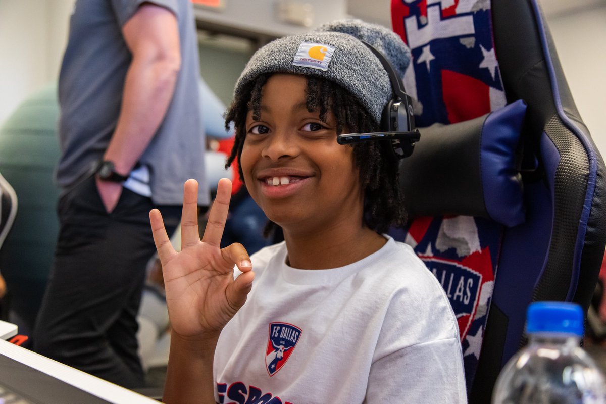 FCDCommunity's tweet photo. The FC Dallas Foundation, @CoServ, @GallagherGlobal and @UMBBank unveiled a new eSports Lab at the @bgccollincounty's Frisco location!

Students will get the opportunity to explore and learn about STEAM (science, technology, engineering, arts and mathematics) through eSports! https://t.co/C5hcbYrmEd