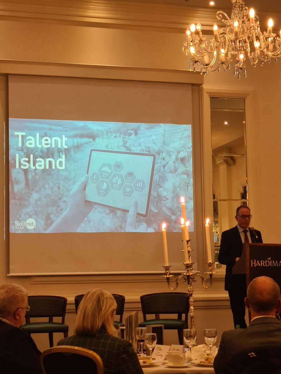 Enjoyed the itag Leaders dinner with Sharon Walsh, Paul Healy, David Bermingham, Karl Boyle, Deirdre Giblin, &amp; Patricia Hughes talking about need for collaboration, flexibility with hybrid work &amp; a focus on productivity. Great to meet old &amp; new friends. Thx Caroline Cawley!