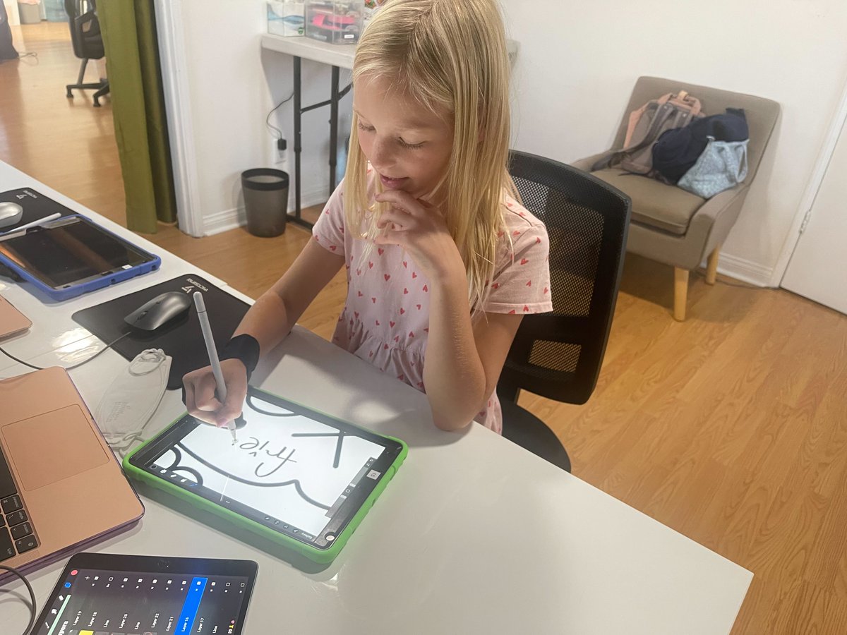 Creativity and artistic vision can be expressed in many, many ways. Thanks to technology, digital art is now one of those many ways! Here's a peek into one of our private digital art sessions.👀✍️🎨💻