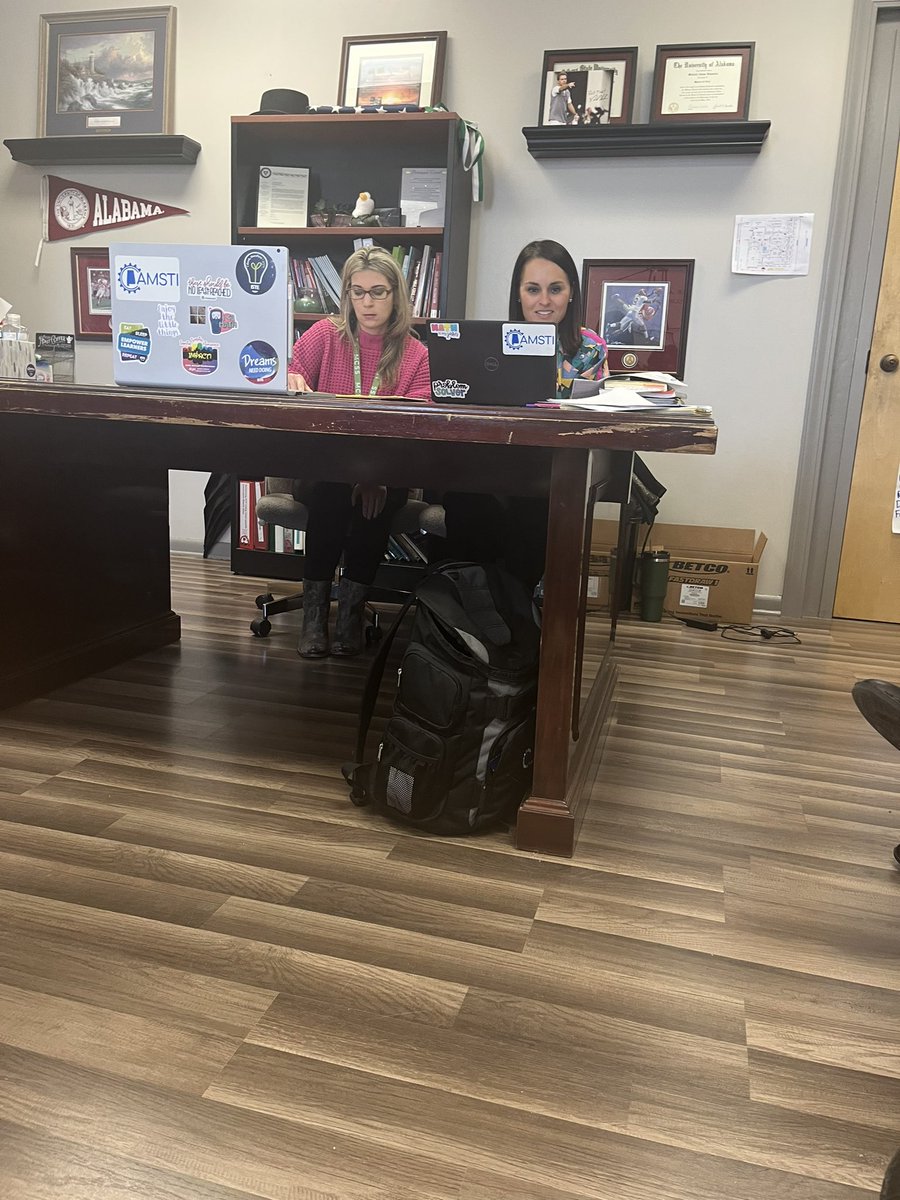 Elizabeth Hughes tweet media