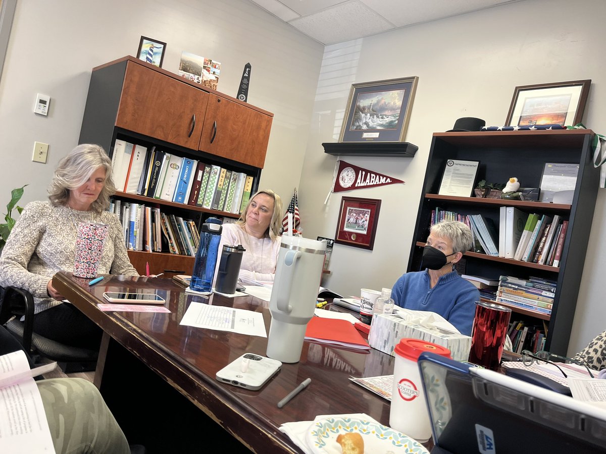 Elizabeth Hughes tweet media