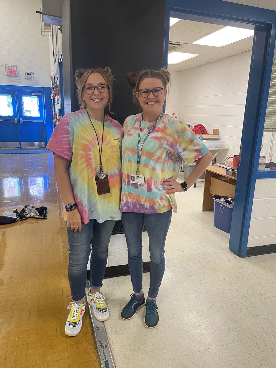 When it’s twin day and you decide to twin with @MeganReger5 and all the kids get even more confused as to who is who 😂😂😂 #iteachmusic #msrteachesart @bfw_elem