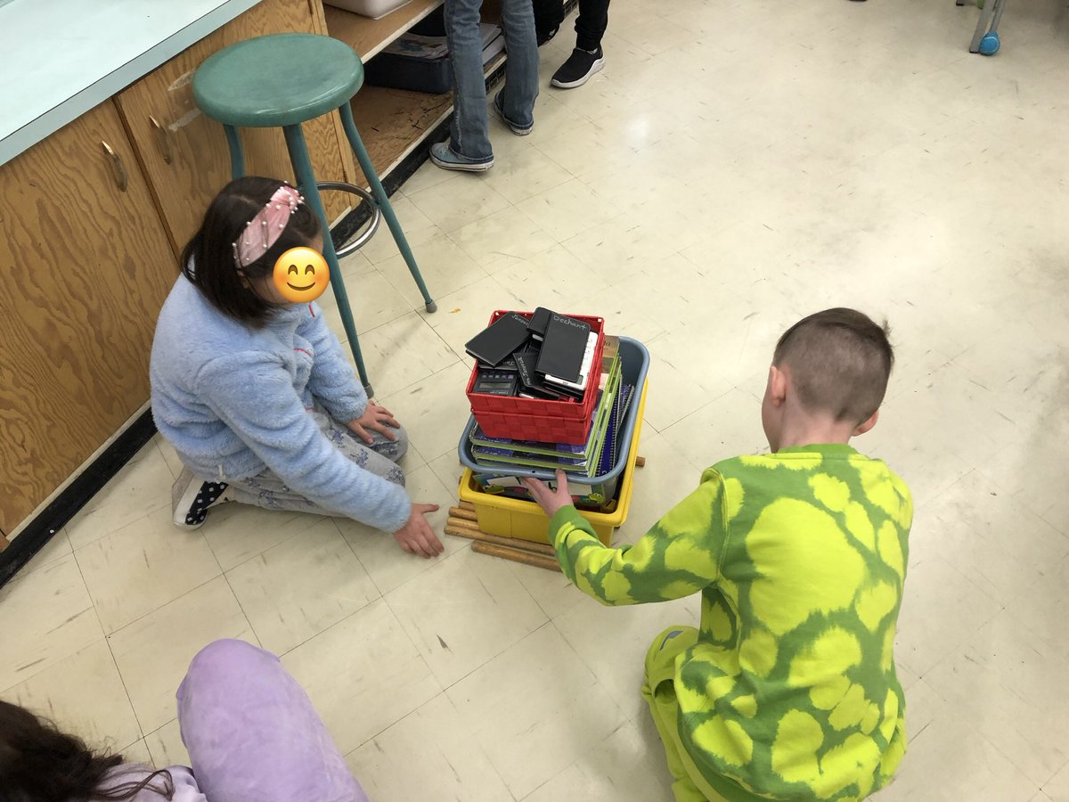 DechantsClass's tweet image. In Science, the Grade 4s are learning about Simple Machines.  Today we organized rollers to make the work of transporting a heavy load easier.