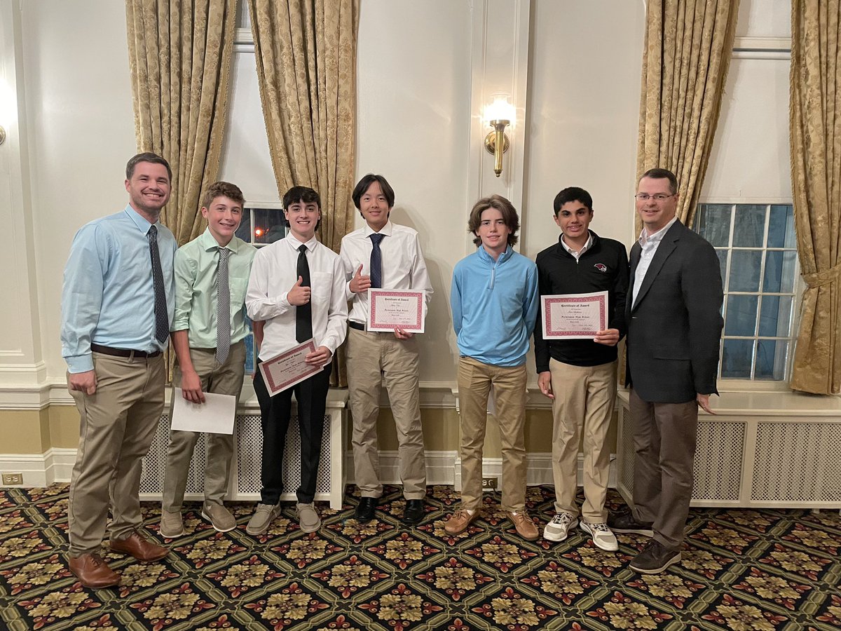 FarmingtonGolf's tweet photo. Capped off an amazing championship season with a great team banquet with our families and a banner unveiling!  More pics hopefully to come! #CCCchamps #golffamily @FHS_RiverHawks @1FarmingtonHS https://t.co/M7UXCN02Yc