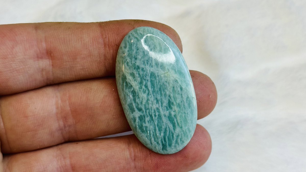 artbyjacstudio's tweet photo. A huge variety of gorgeous cabochons coming to my website tomorrow 🤍 https://t.co/Qk2LTlcRRh