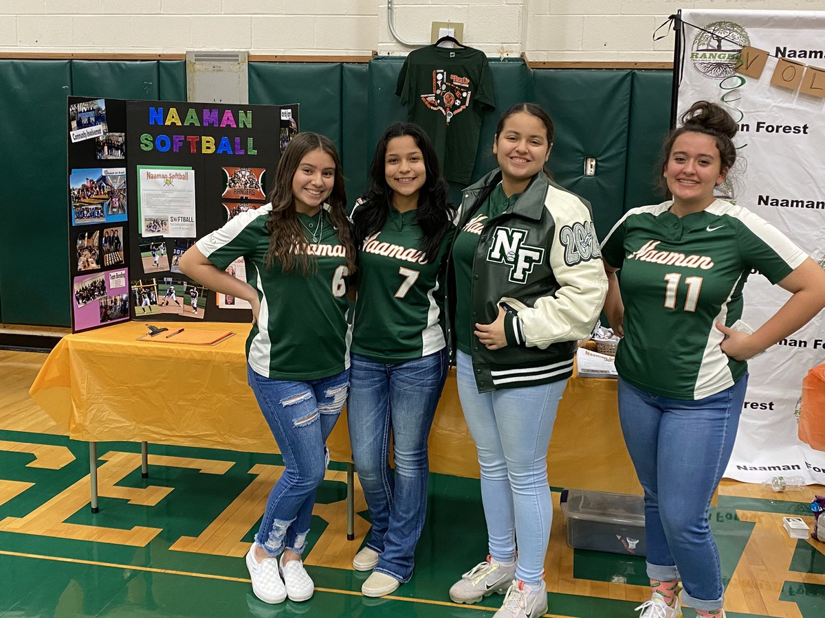 NaamanSoftball's tweet photo. Ranger roundup 2022!!! We enjoyed meeting future Rangers!! #ChooseNaaman  @Sellers_Sharks @Webb_Bears https://t.co/OTgp6ztEVN