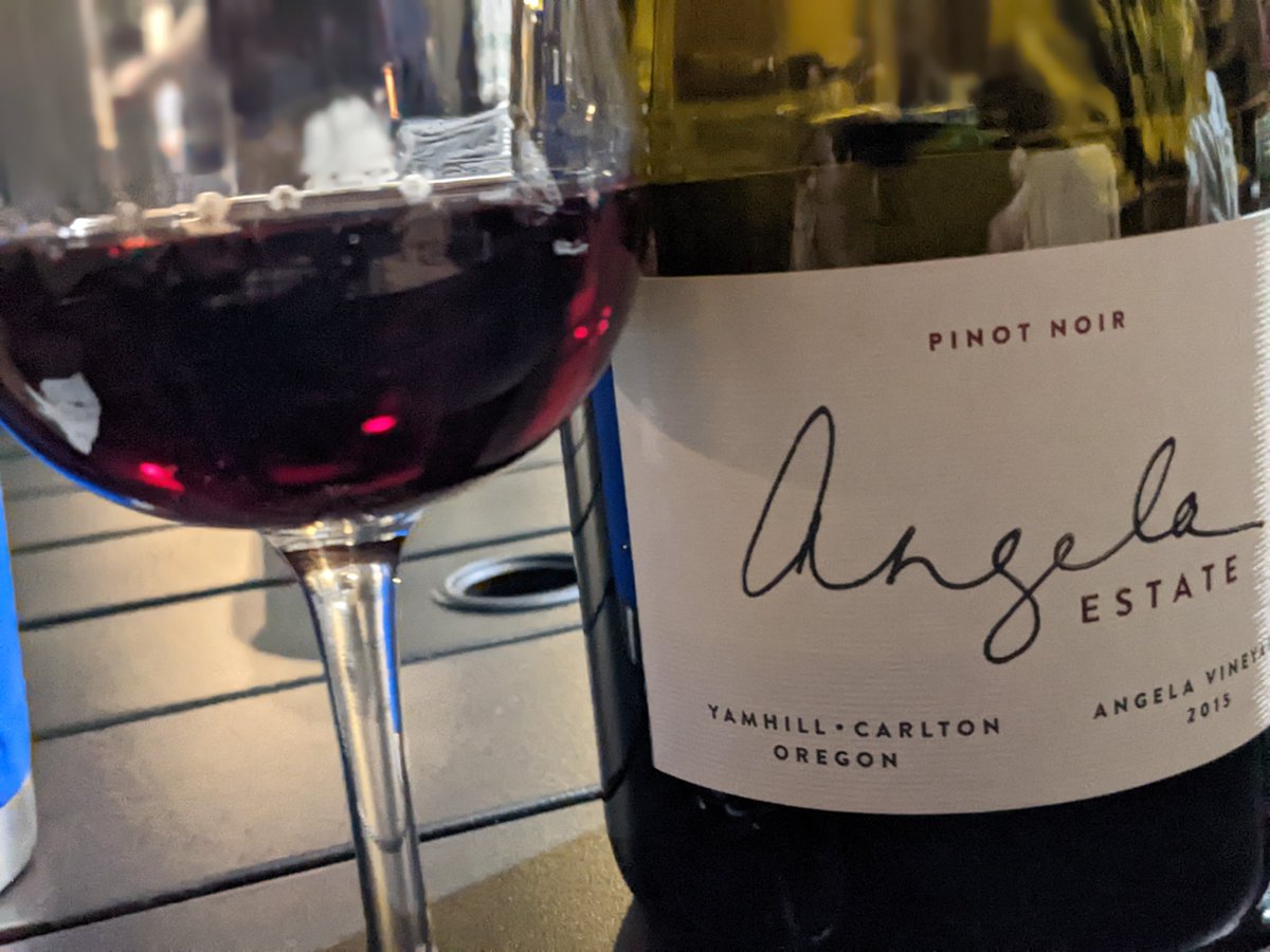 Uncork our new magnum-sized post! Angela 2015 Pinot Noir, Yamhill-Carlton 1.5 L vino-sphere.com/2022/11/angela… @WTSO @wvwines #winelover #winetasting #ORwine @oregonwineboard @apwasiwine @LadySadie66