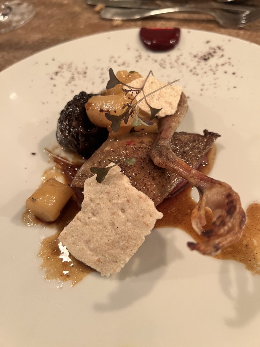 Honored to be invited and participate at la fête du Roi Chambertin 2022. A fantastic night of wonderful Gevrey-Chambertin wines and camaraderie.