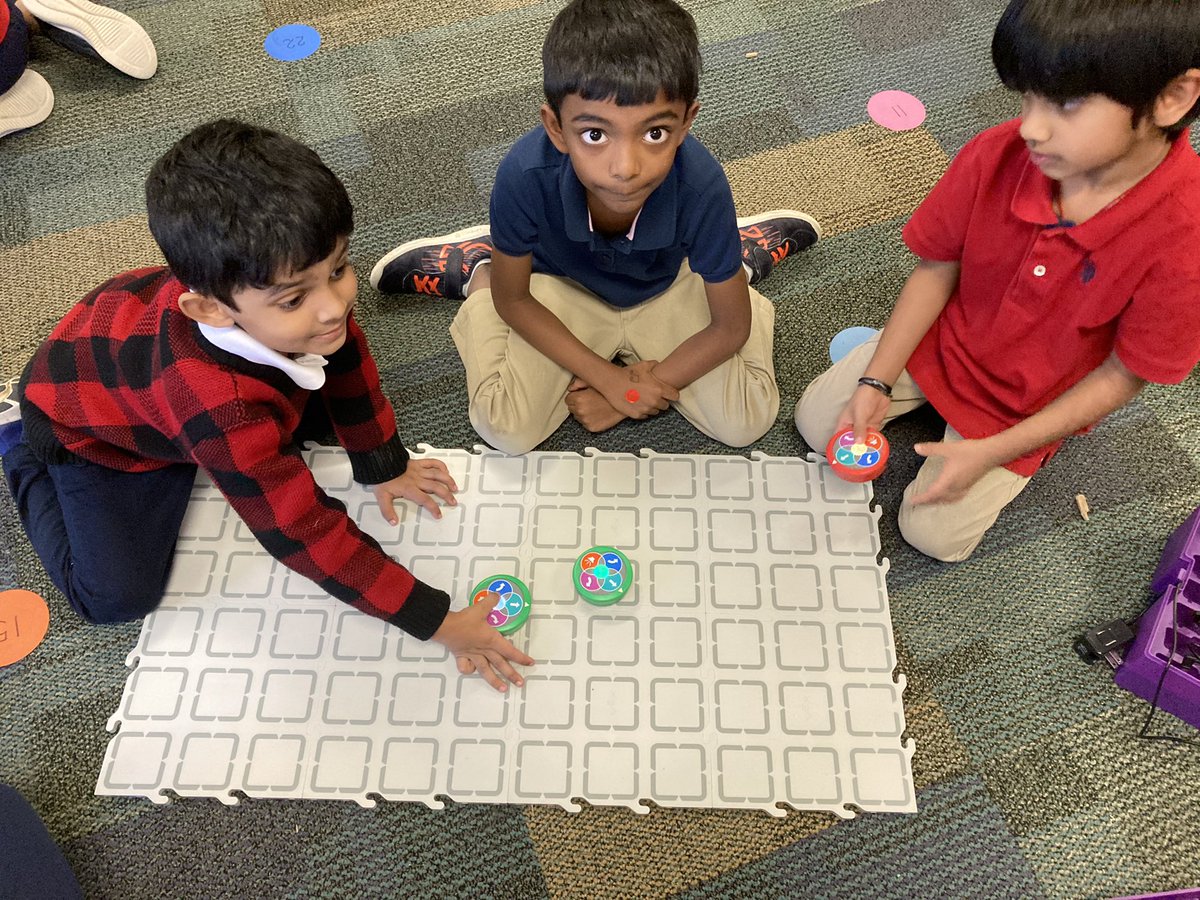 LVE1st's tweet photo. We code at La Villita! 1st graders coding Vex Bots to follow a path! #coding @LaVillitaElem #cfbproud https://t.co/Z3No55v4gC