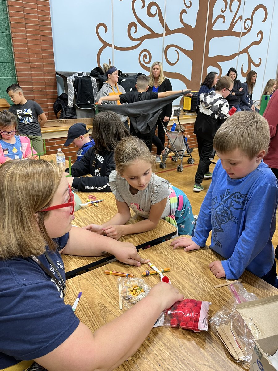 HighlandGville's tweet photo. It was so awesome having our families join us for our Tailgate Stem event! @HighlandGville @GreenevilleCity https://t.co/7cZCxGWZ4W