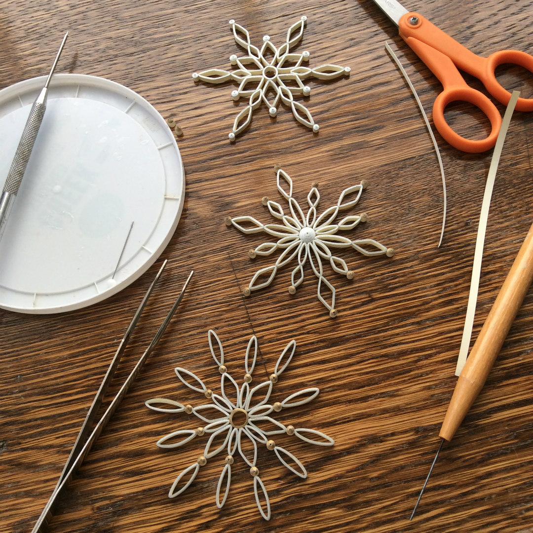 allthingspaper's tweet image. There's something so satisfying about making Christmas ornaments that can double as little gifts or package toppers. I use metallic edge quilling strips or all-white as they show up well against tree branches. Here's how: allthingspaper.net/2019/11/how-to… #papercrafts