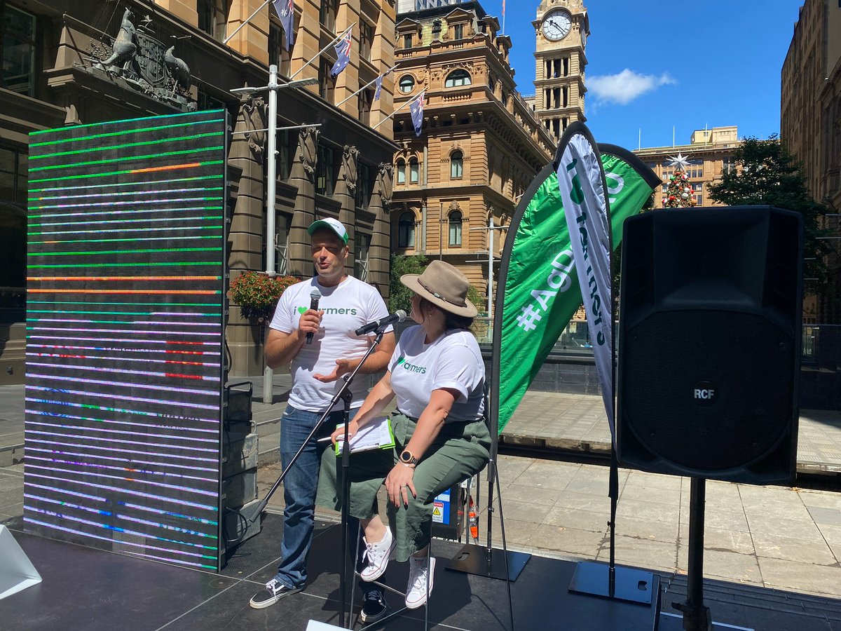 Awesome weather to celebrate #AgDayAU at Martin Place, it's a really tough season out there and lots of communities are doing it tough, if you get the chance please buy Australian
@NSWFarmers 
@NationalFarmers