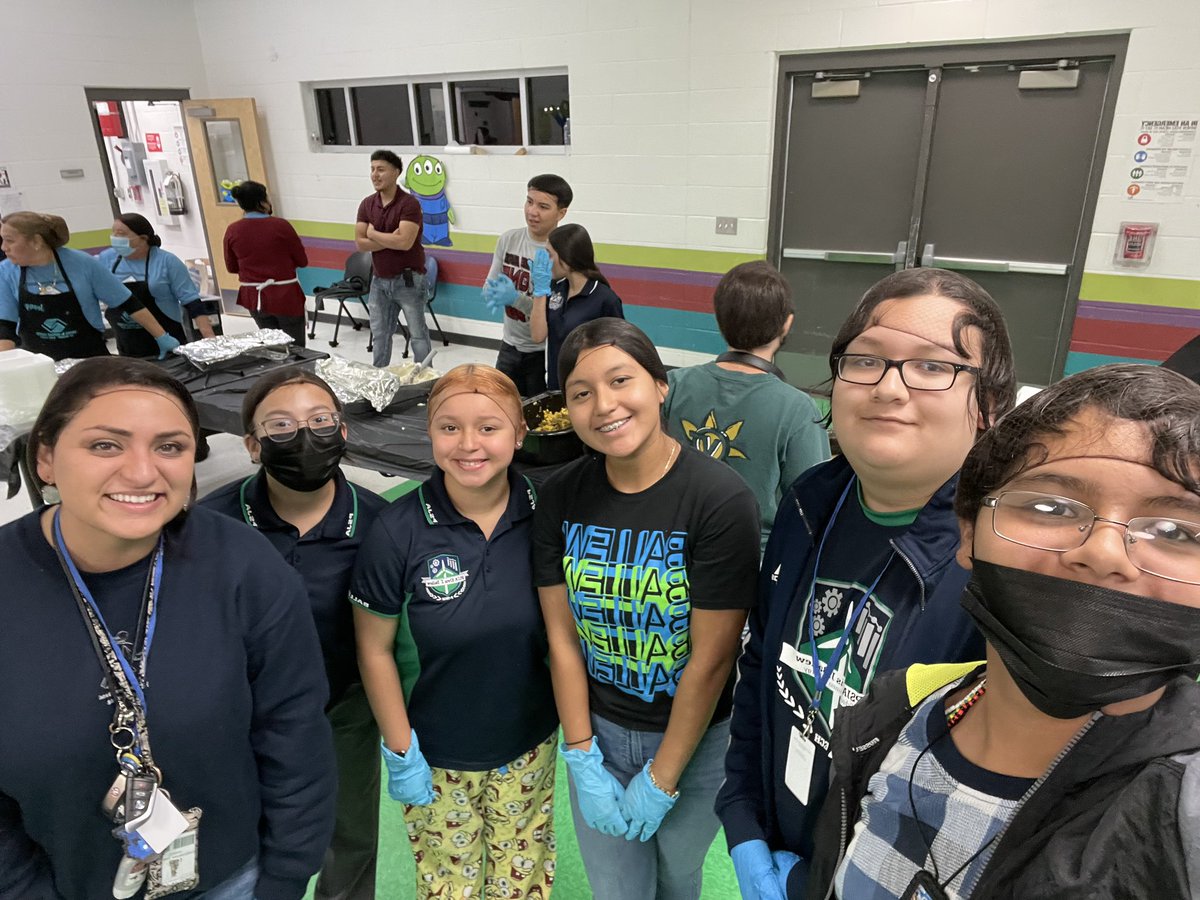 “Do small things with great love.” -Mother Teresa    Our students volunteered their time to help serve Thanksgiving meals to families of the Pharr Boys &amp; Girls Club. #blessed