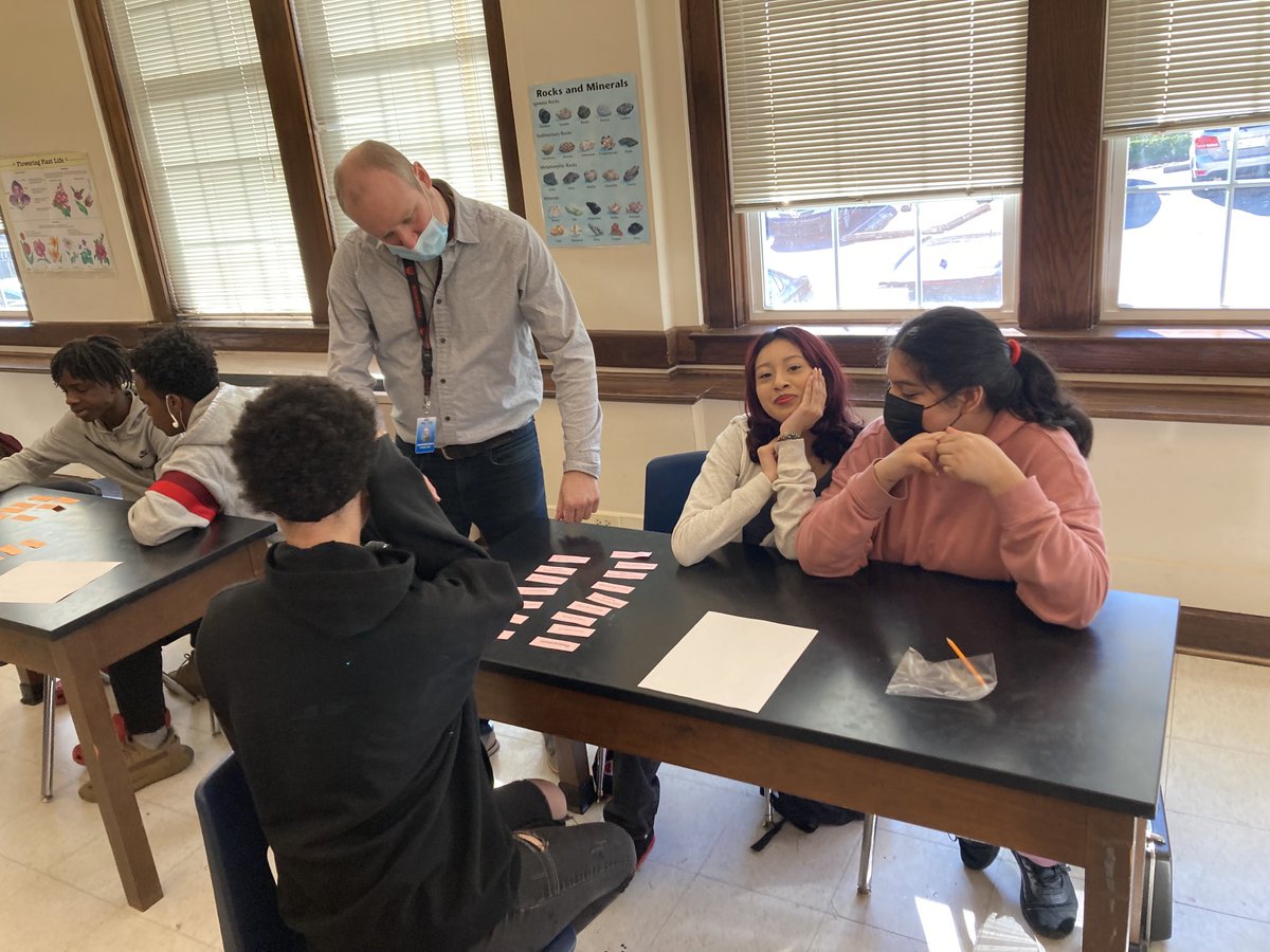 Iris Mudd tweet media